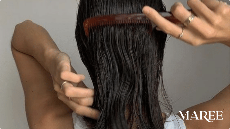 Comment Démêler Ses Cheveux Sans Les Abîmer: Guide Complet Pour Tous Les Types de Cheveux ?